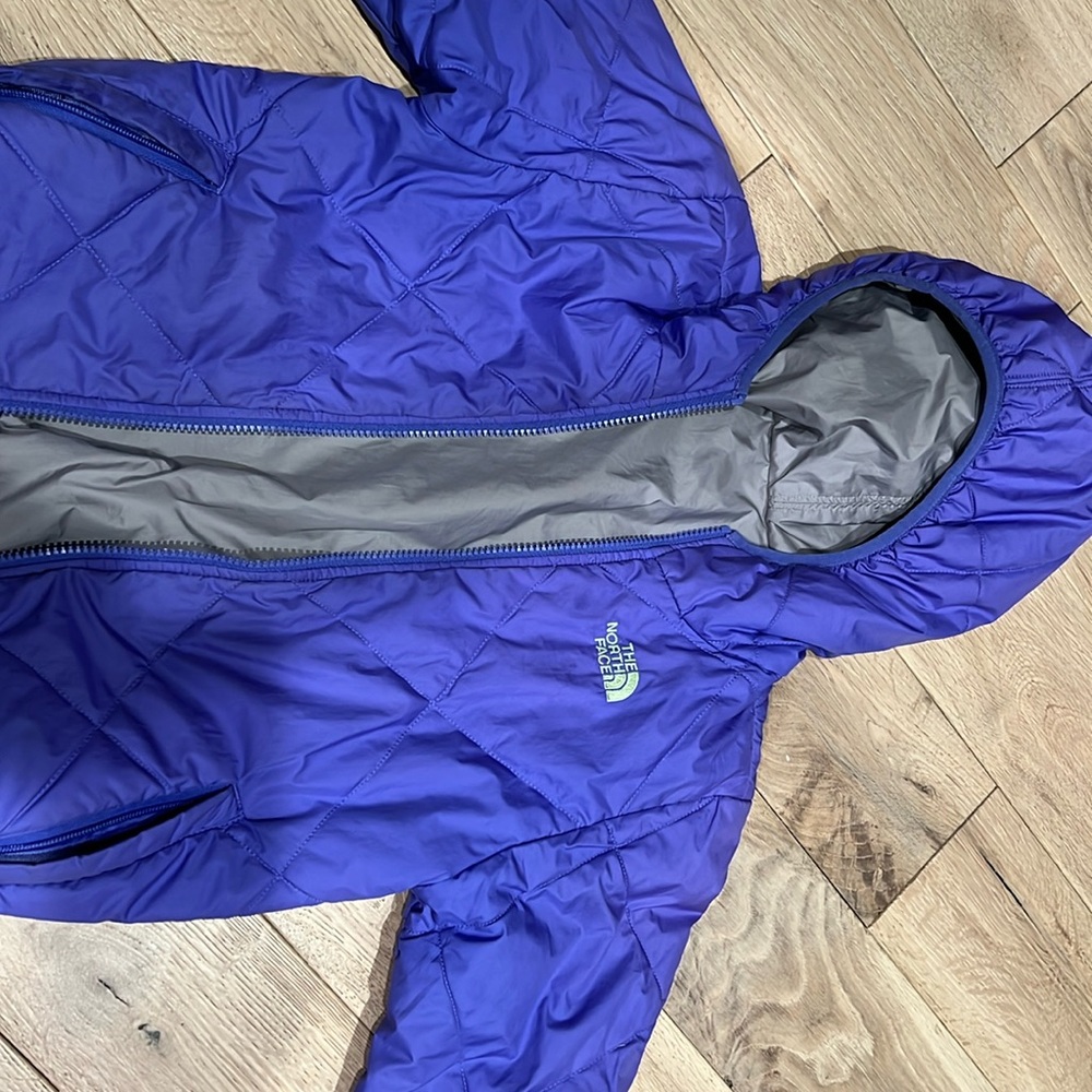 North Face Girl Small Purple Hooded Puffy 7/8